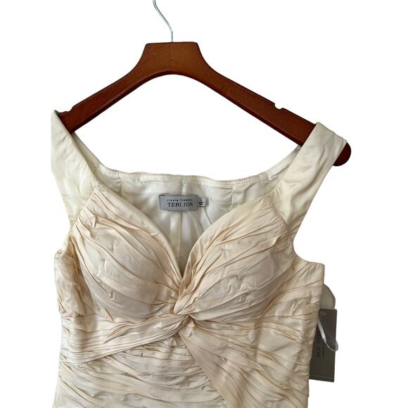 Teri Jon Ricke Freeman Pleated Silk Twist Front Sweatheart Neckline Formal Top - Picture 2 of 7